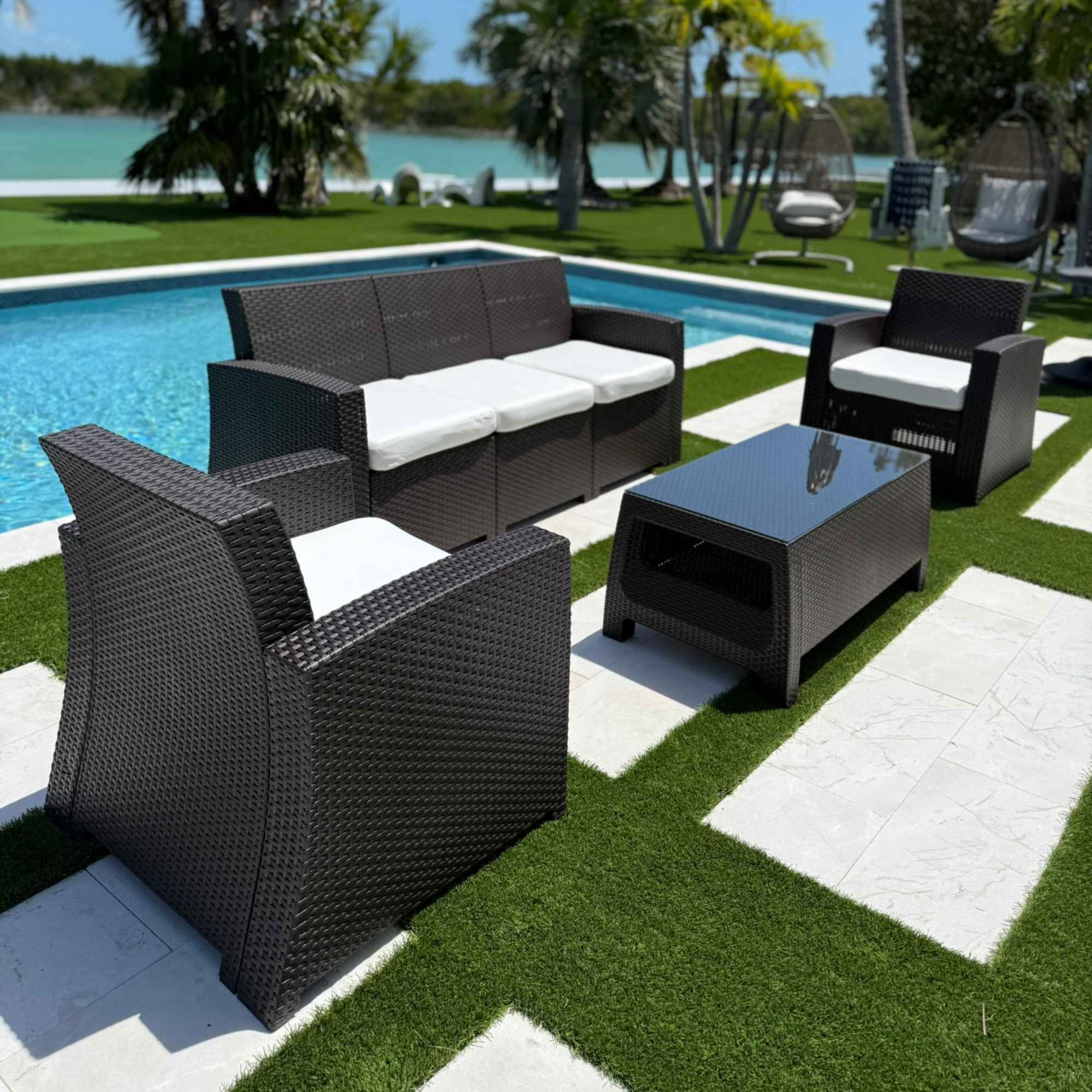 Plastique 4-Piece Seating Set