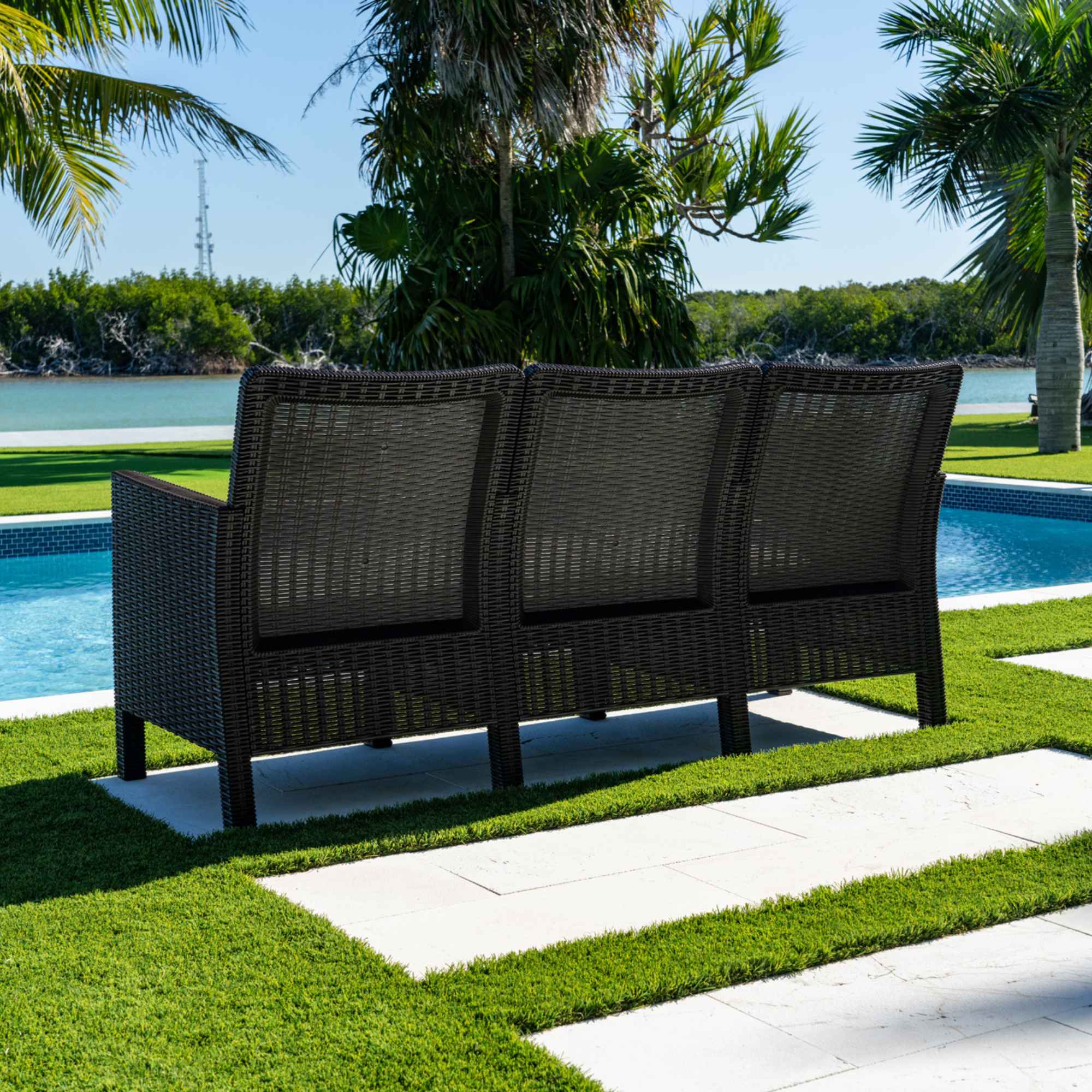 Nova Sofa w/cushions