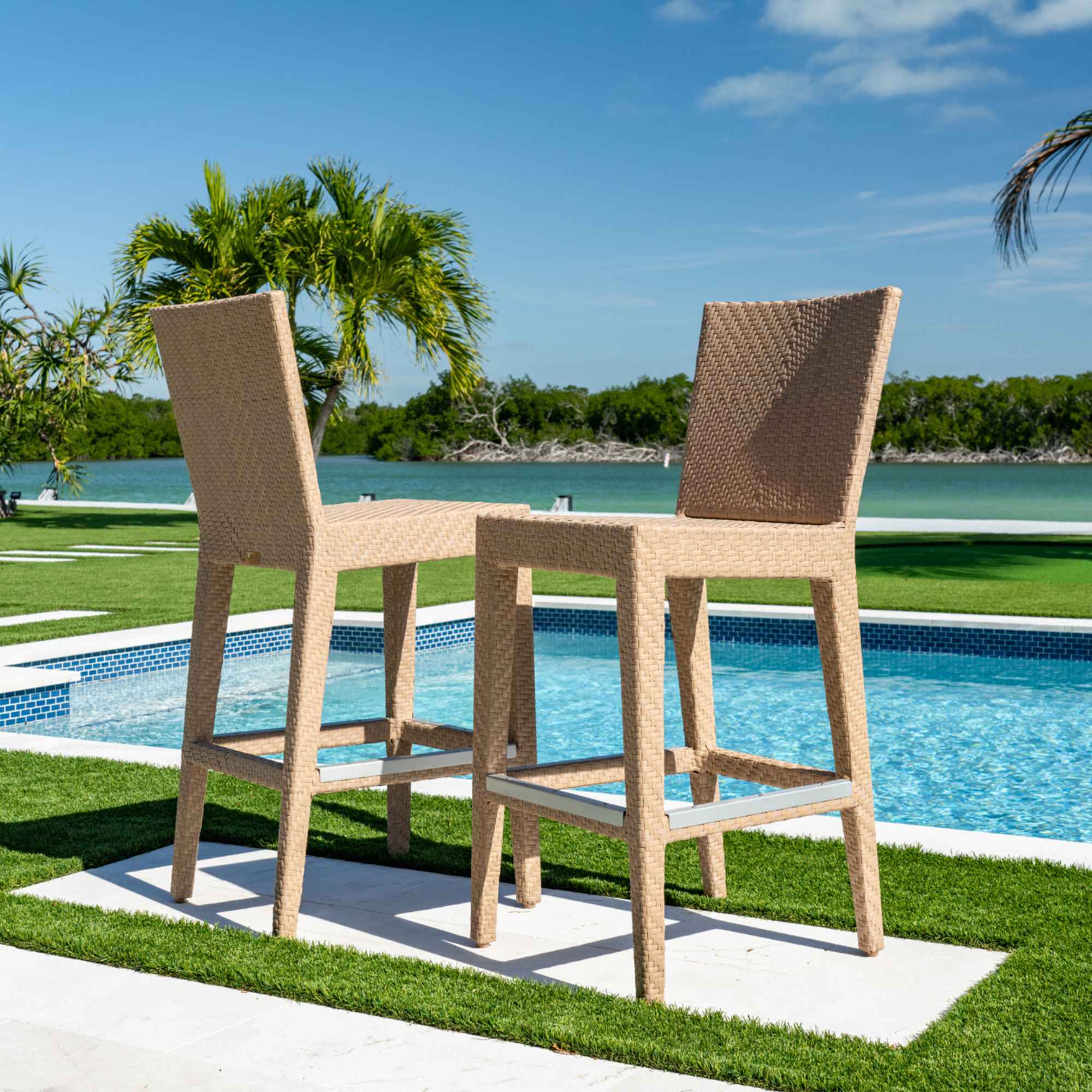 Panama Jack Austin 3-Piece Round Pub Table Set