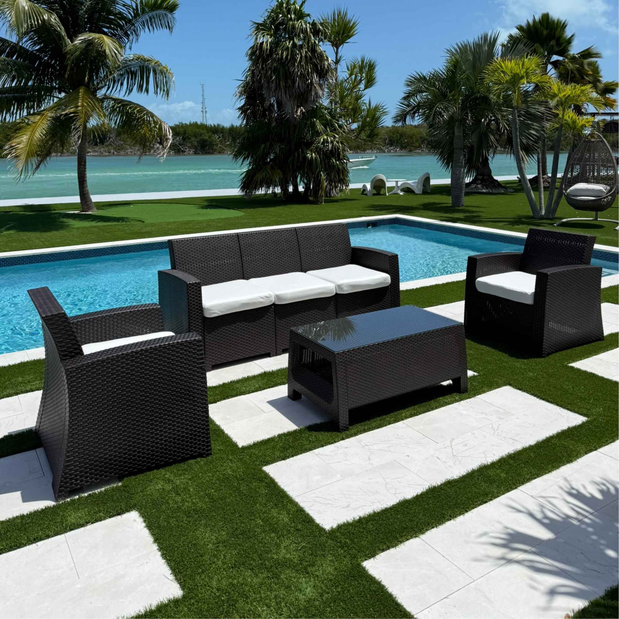 Plastique 4-Piece Seating Set